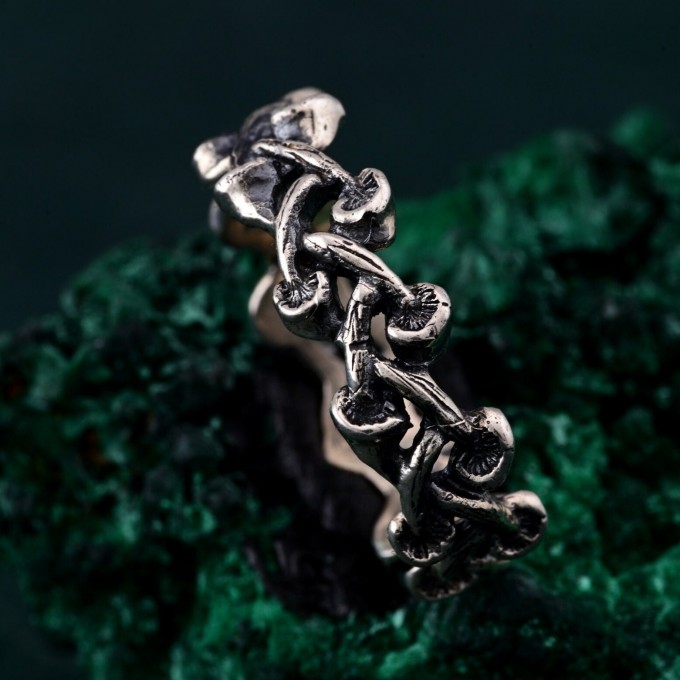 Unbreakable Ties: Gothic Chain Silver Ring