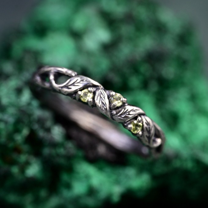 Nature-Inspired Silver Branch Ring with Three-Stone Peridot