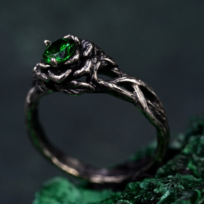 Nature's Embrace Emerald Ring with Lotus and Twisted Branches