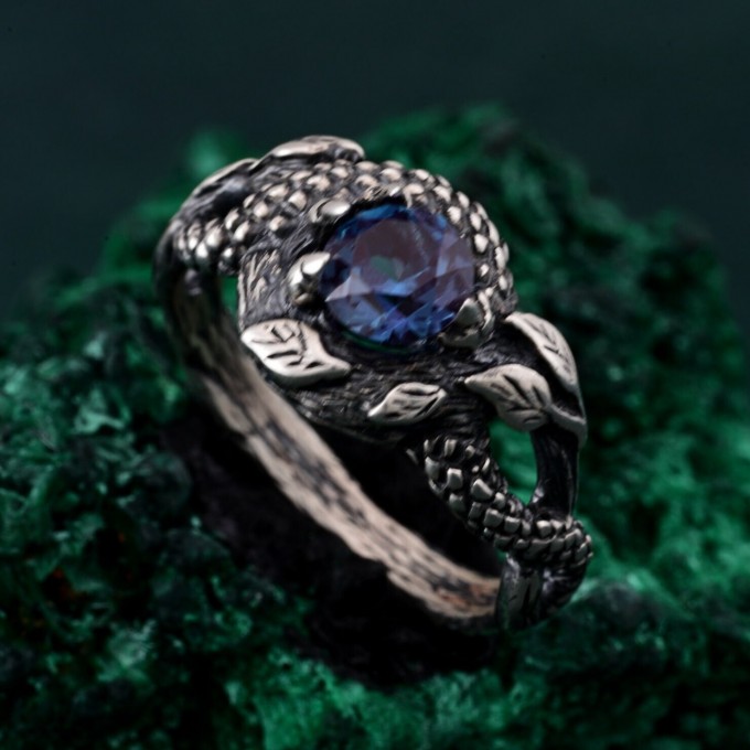Twilight Dragon: Gothic Sapphire Dragon Ring
