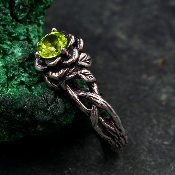Rustic Peridot Lotus Ring: Handcrafted Sterling Silver Design