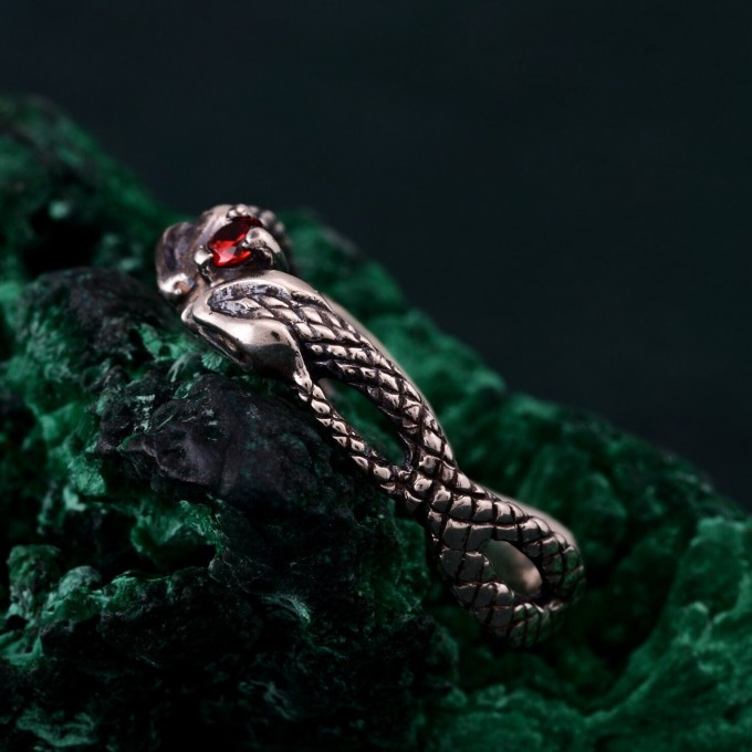 Emerald Snake Engagement Ring – Elven Fantasy Ouroboros Wedding Band, Infinity Serpent Design, Unique Wedding Ring
