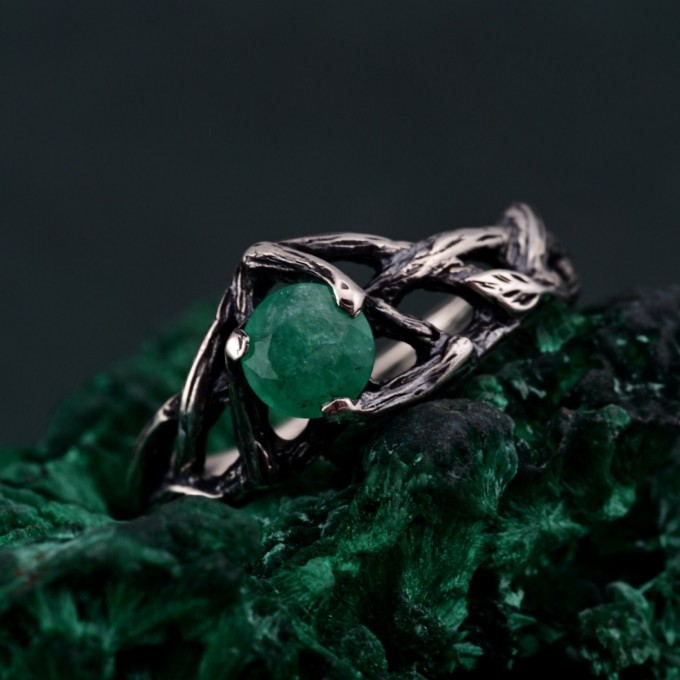 Celtic Emerald Silver Ring - Timeless Celtic Elegance