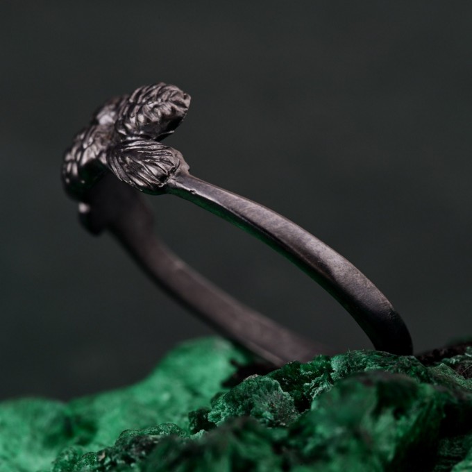 Wild Nature Silver Ring – Elegant Minimalist Design with Pine Tree, Twig, and Pinecone Details
