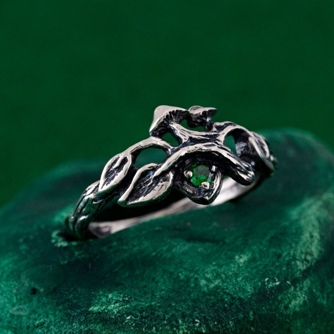 Unisex Gothic Wedding Ring – Witchy Statement Ring, Silver Geometric Design, Unique Gothic Jewelry for All Genders