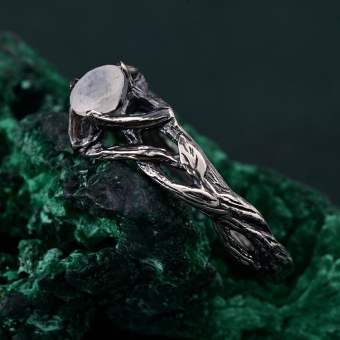 Celtic Sapphire Silver Ring - Elegant Classic Celtic Ornament