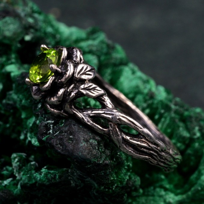 Exquisite Handcrafted Silver Ring: Lotus Design