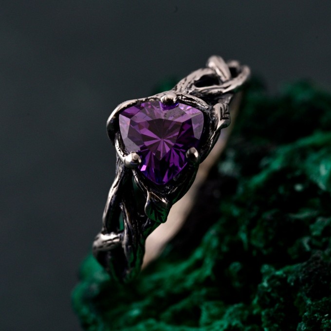 Nature-Inspired Ring with Elegant Branches and Leaves Design