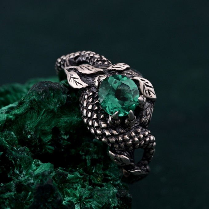 Enchanting Ring Dragon Scale - Serpentine Elegance in Silver Armor
