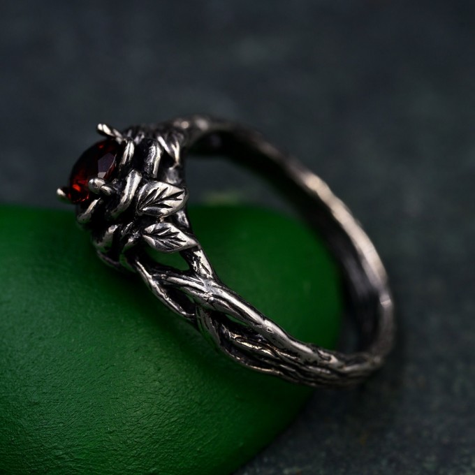 Handmade Lotus Harmony Ring – Nature-Inspired Elegance for Couples