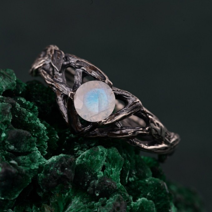 Celtic Sapphire Silver Ring - Elegant Classic Celtic Ornament