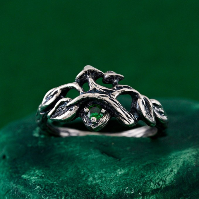Unisex Gothic Wedding Ring – Witchy Statement Ring, Silver Geometric Design, Unique Gothic Jewelry for All Genders