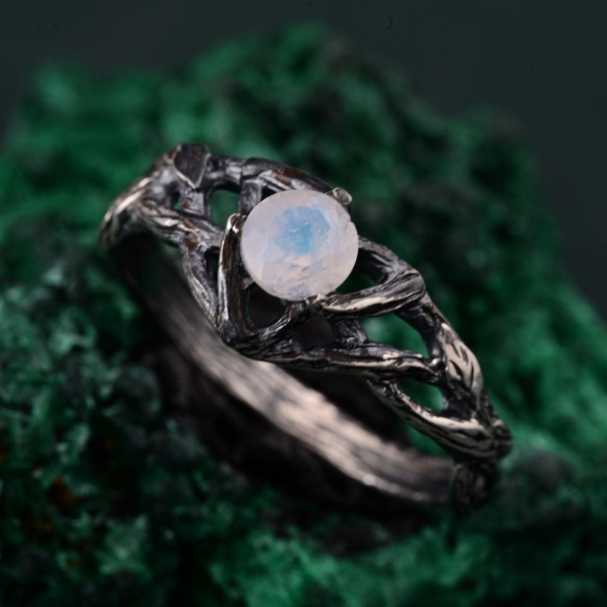 Celtic Sapphire Silver Ring - Elegant Classic Celtic Ornament