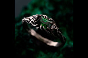 Emerald Elegant Leafy Wedding Band, Luxury Tree-Inspired Ring, Exquisite Wedding Ring, Unique Tree Leaf Wedding Band, Premium Wedding Ring
