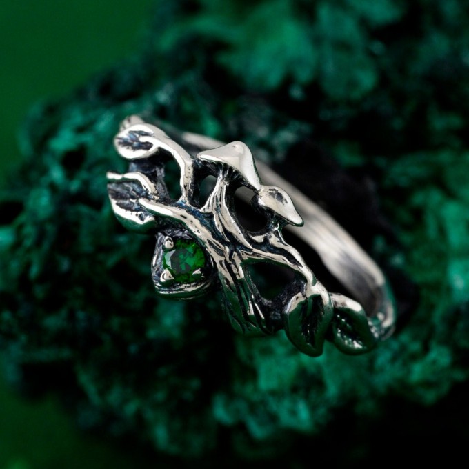 Unisex Gothic Wedding Ring – Witchy Statement Ring, Silver Geometric Design, Unique Gothic Jewelry for All Genders