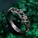 Rustic Ivy Leaf Wood Band: Unique Tree Bark Pattern Wedding Ring