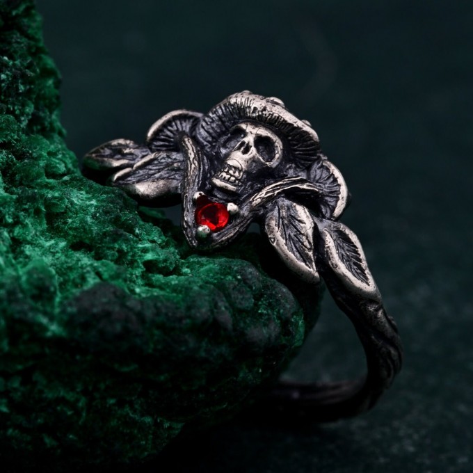 Gothic Skull and Mushroom Ring – Dark Enchantment Jewelry