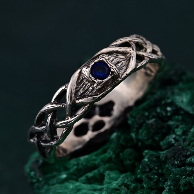 Celtic Pattern Wedding Band with Sapphire - Unique Tree Bark Texture Ring for Couples
