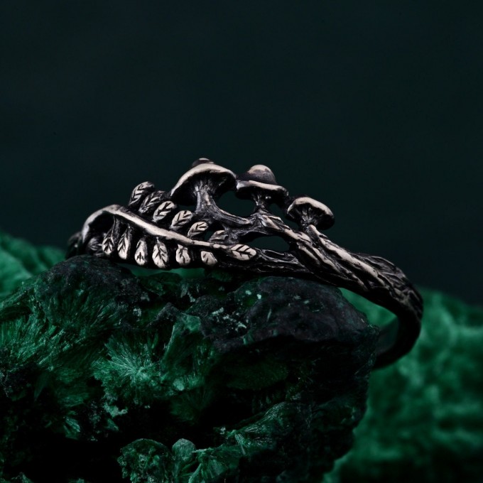 Unisex Gothic Wedding Band – Witchy Statement Ring, Geometric Silver Ring with Mushroom Design, Unique Gothic Jewelry