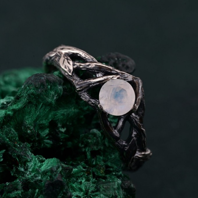 Celtic Sapphire Silver Ring - Elegant Classic Celtic Ornament