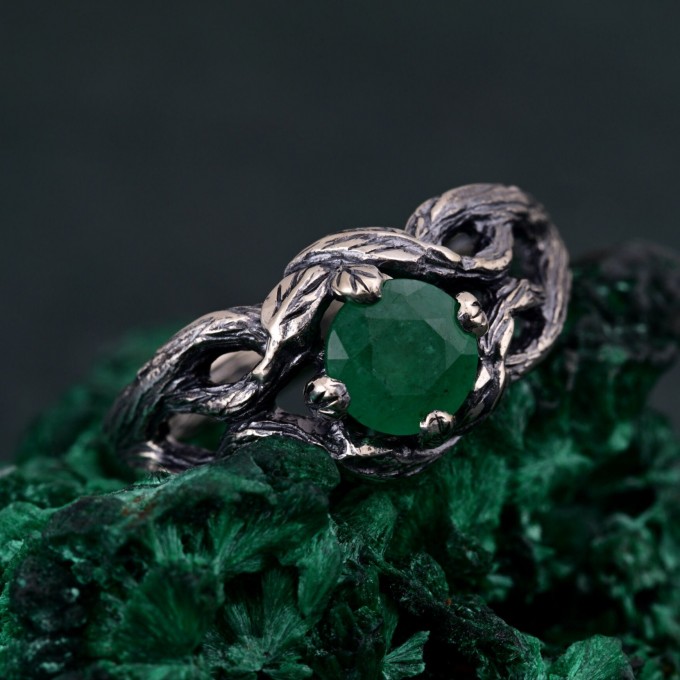 Whispers of the Forest: Gothic Emerald Ring