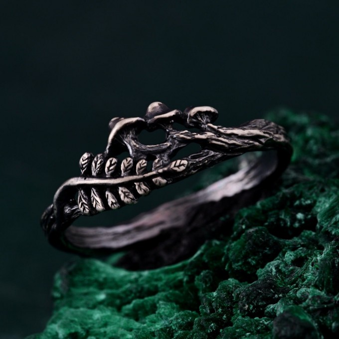 Stunning Unique Silver Ring - Unisex Gothic Wedding Band with Mushrooms
