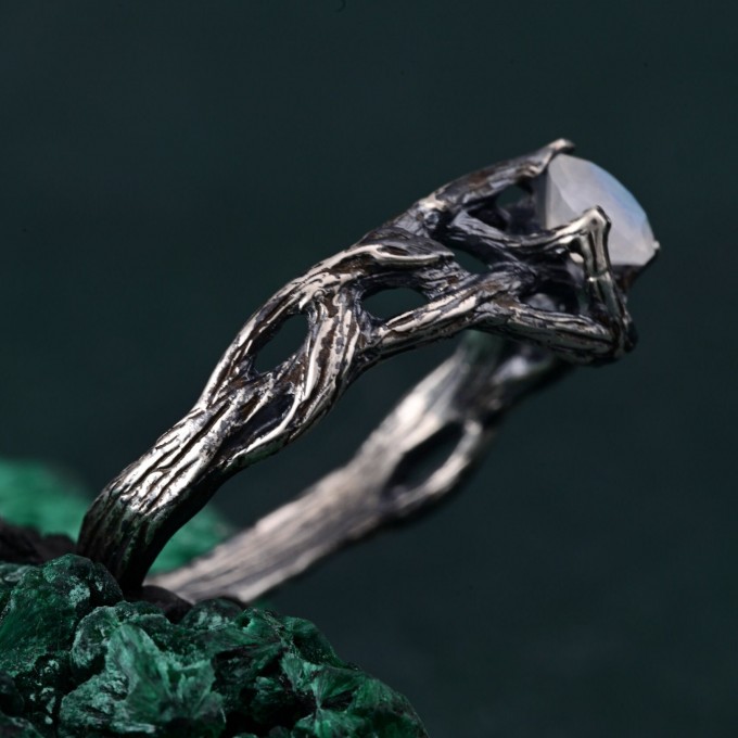 Celtic Sapphire Silver Ring - Elegant Classic Celtic Ornament