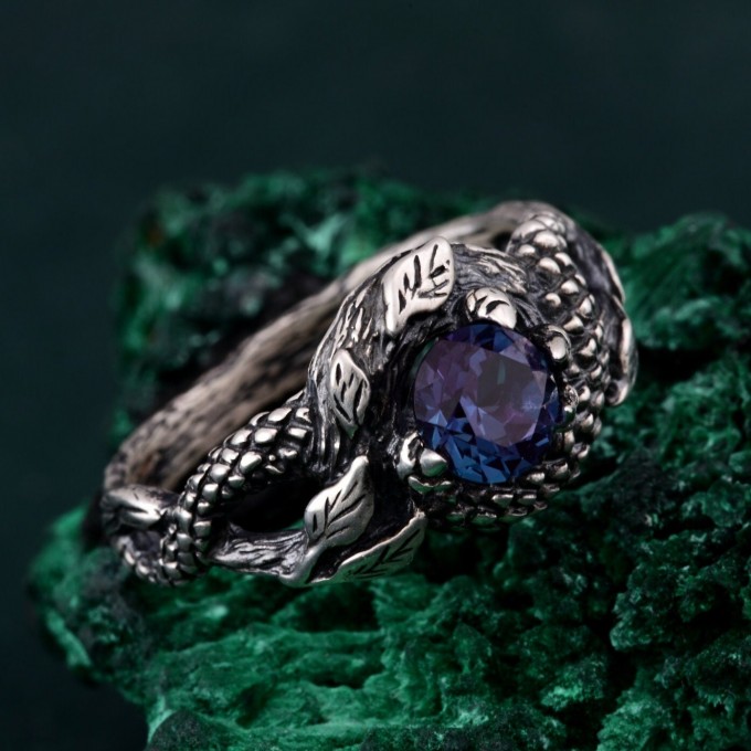 Twilight Dragon: Gothic Sapphire Dragon Ring