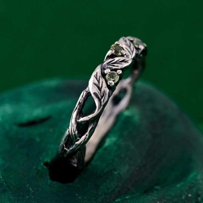 Silver Forest Fairy Ring: Whimsical Vine and Willow Leaf Design