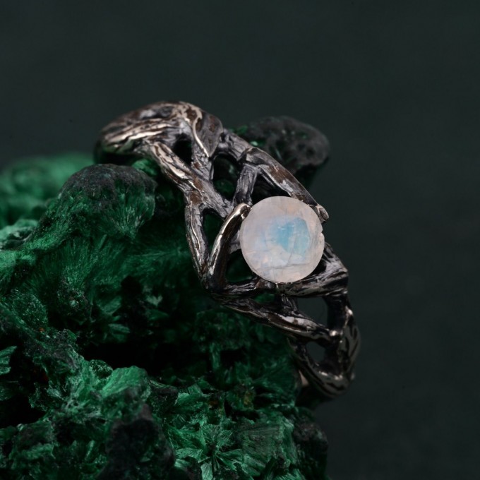 Celtic Sapphire Silver Ring - Elegant Classic Celtic Ornament