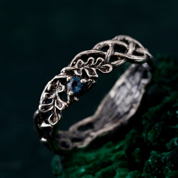 Elegant Topaz Leaf Ring – Silver Nature-Inspired Gemstone Ring for Women