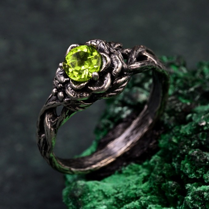 Rustic Peridot Lotus Ring: Handcrafted Sterling Silver Design