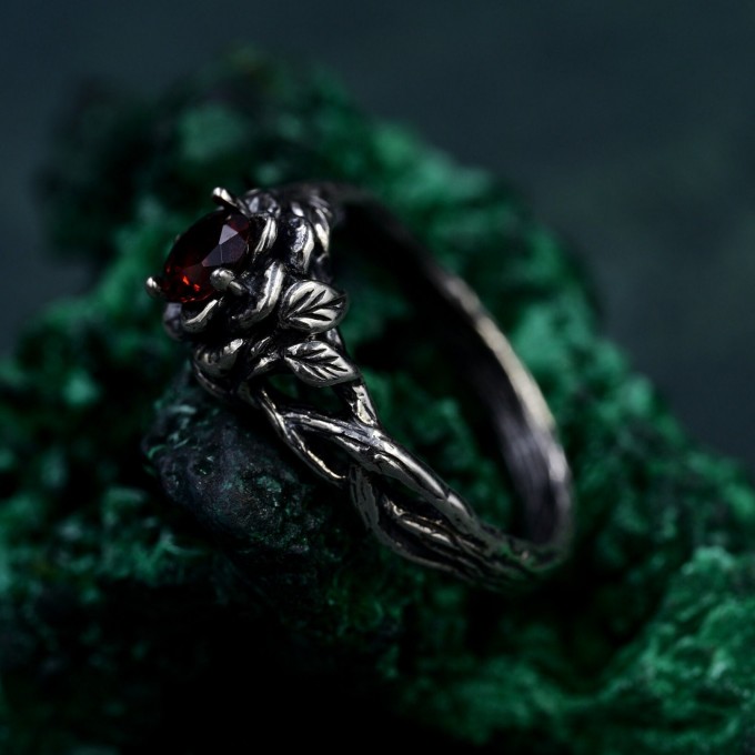 Handmade Silver Lotus Ring – Elegant Nature-Inspired Jewelry with Chic Floral Design