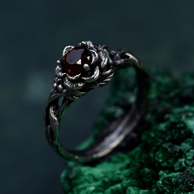 Handmade Lotus Harmony Ring – Nature-Inspired Elegance for Couples