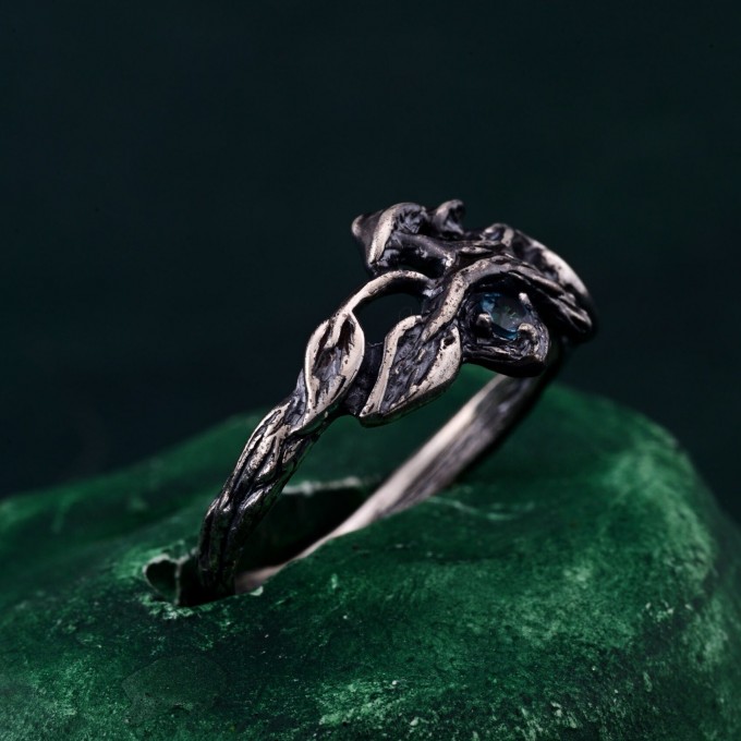 Topaz Enchantment Gothic Ring – Mystical Unisex Wedding Band, Witchy Statement Topaz Ring, Unique Gothic Gemstone Jewel