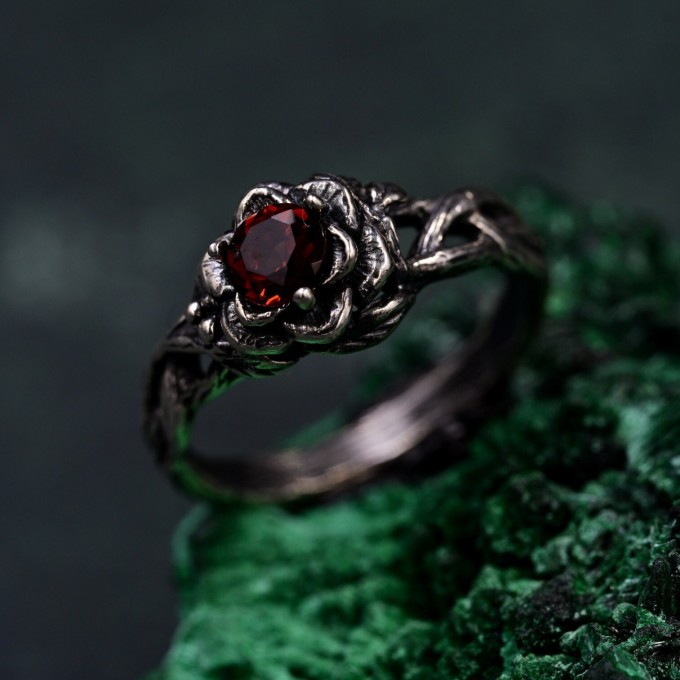 Handmade Lotus Harmony Ring – Nature-Inspired Elegance for Couples