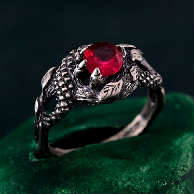 Serpent's Flame: Gothic Ruby Snake Ring