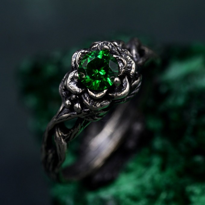 Nature's Embrace Emerald Ring with Lotus and Twisted Branches