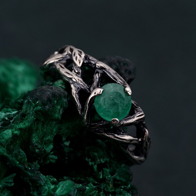 Celtic Emerald Silver Ring - Timeless Celtic Elegance