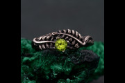 Peridot Fern Branchlet Ring, Whispering Fern Ring, Twig and Fern Ring, Woodland Fern Band, Graceful Frond Ring