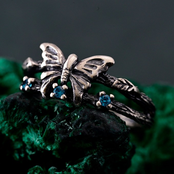 Elegant Ring Butterfly of Destiny - Unique and Graceful Butterfly Design