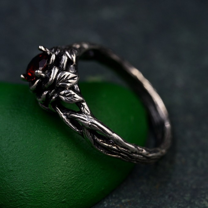 Handmade Silver Lotus Ring – Elegant Nature-Inspired Jewelry with Chic Floral Design