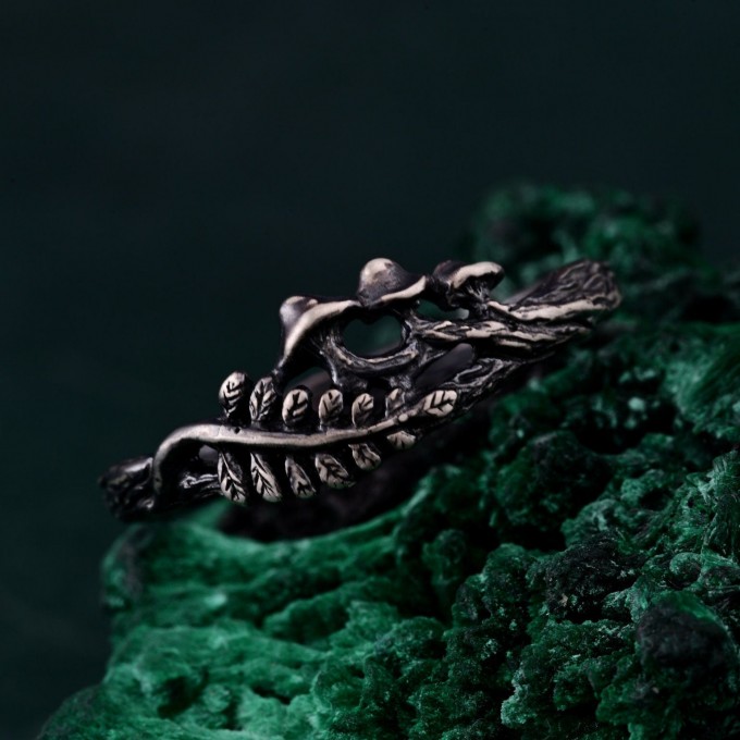 Unisex Gothic Wedding Band – Witchy Statement Ring, Geometric Silver Ring with Mushroom Design, Unique Gothic Jewelry