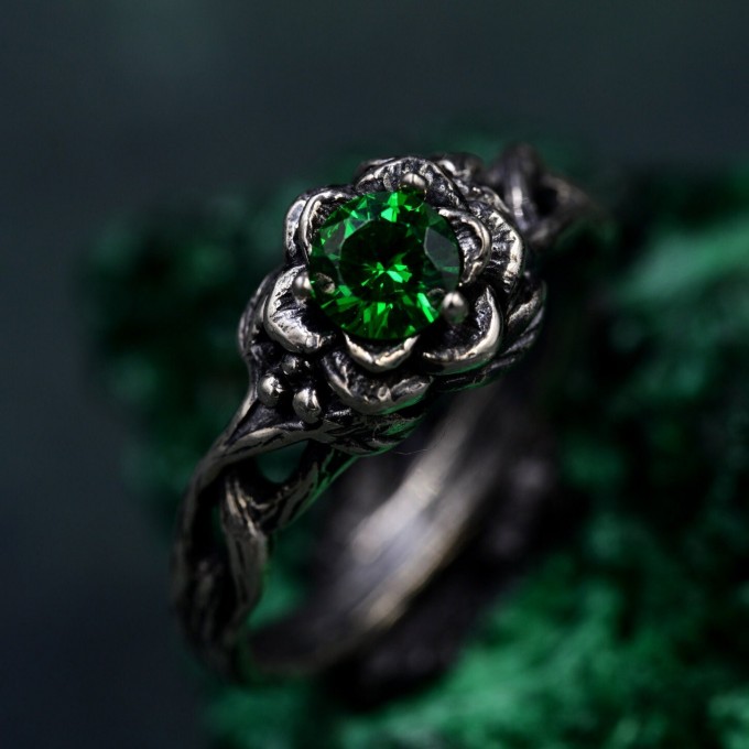 Emerald Lotus Ring – Sterling Silver Twisted Twig Design, Floral Promise Ring, Enchanted Forest Engagement Jewelry for Her