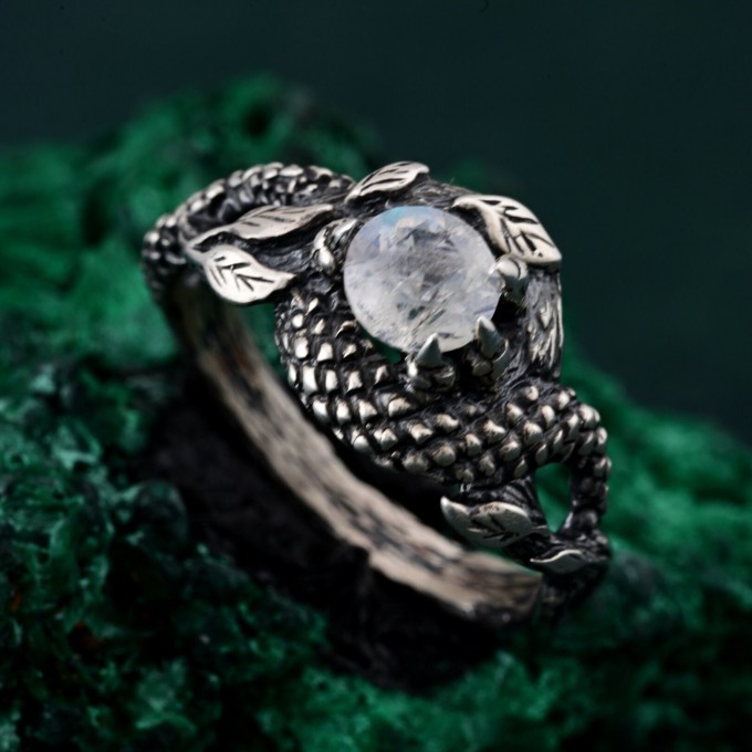 Scale of the Dragon Ring: Mythical Silver Design